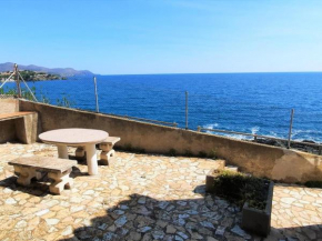 Apartamento familiar frente al mar con jardín, barbacoa, aparcamiento y mascotas permitidas - ES-170-70